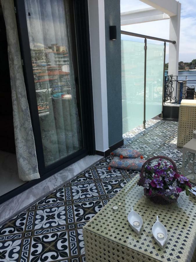 Pela Veranda Exquisite Suites Néosz Marmarász Kültér fotó