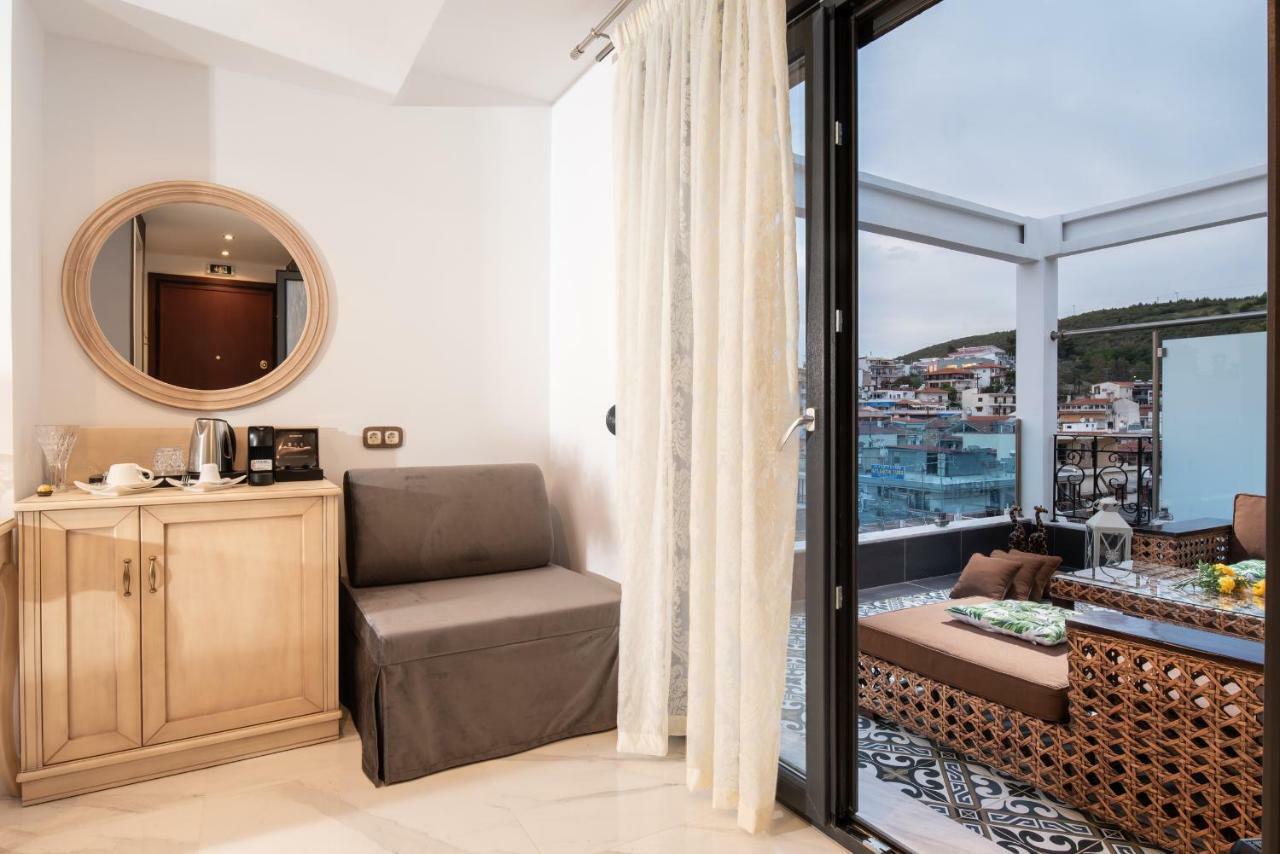 Pela Veranda Exquisite Suites Néosz Marmarász Kültér fotó
